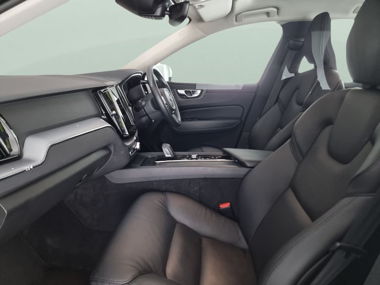 2021 Volvo XC60 2.0 B4 MHEV Momentum SUV 5dr Diesel Hybrid Auto AWD Euro 6 (s/s) (197 ps) - Suv H...