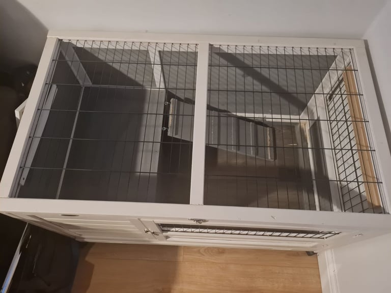 Rabbit/guinee pig hutch