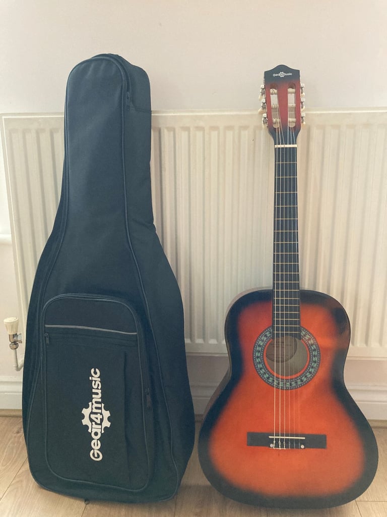 image for Gear4music Classical Guitar 3/4th Size Sunburst CG-3/4SB with Padded Case New 