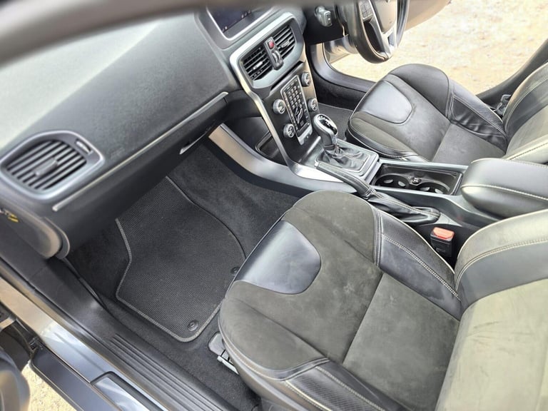 2017 Volvo V40 1.5 T3 R-Design Nav Plus Hatchback 5dr Petrol Auto Euro 6 (s/s) (152 ps) Hatchback...