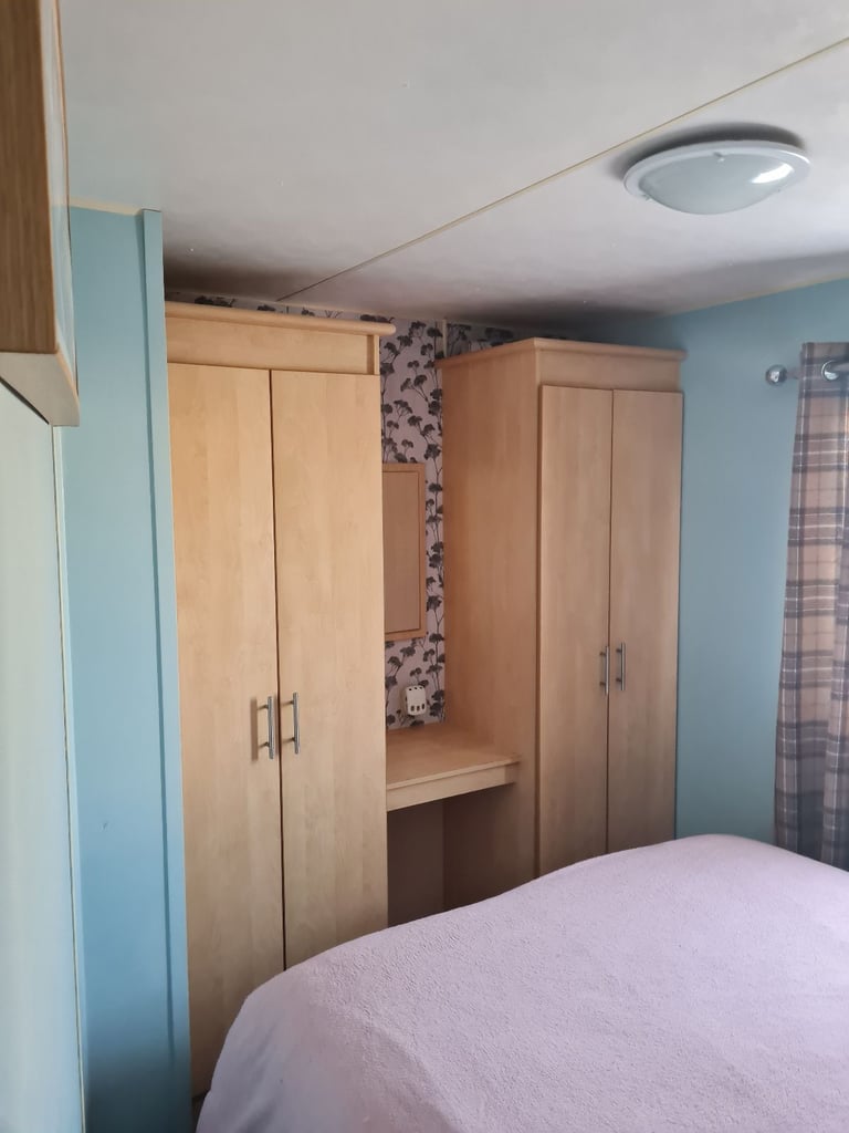 FOR HIRE/RENT/TO LET 8 BERTH 3 BEDROOMED CARAVAN AT CHAPEL ST LEONARDS SKEGNESS (NOT INGOLDMELLS)