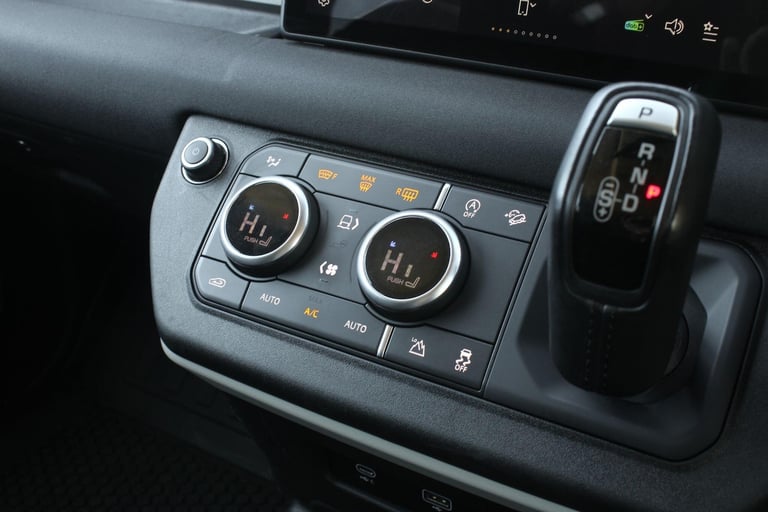 2021 Land Rover Defender 110 3.0 D250 MHEV SE Hard Top SUV Auto 4WD MWB Euro 6 (s/s) 5dr PANEL VA...