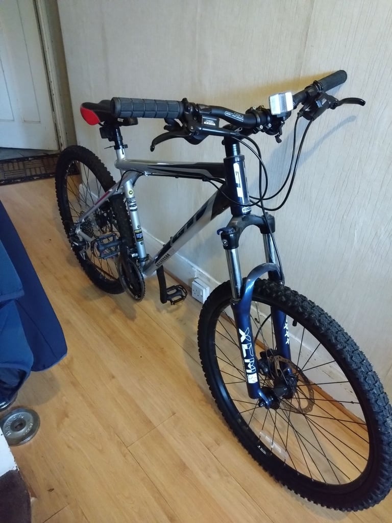 GT Aggressor XC3 mountain bike practically new!