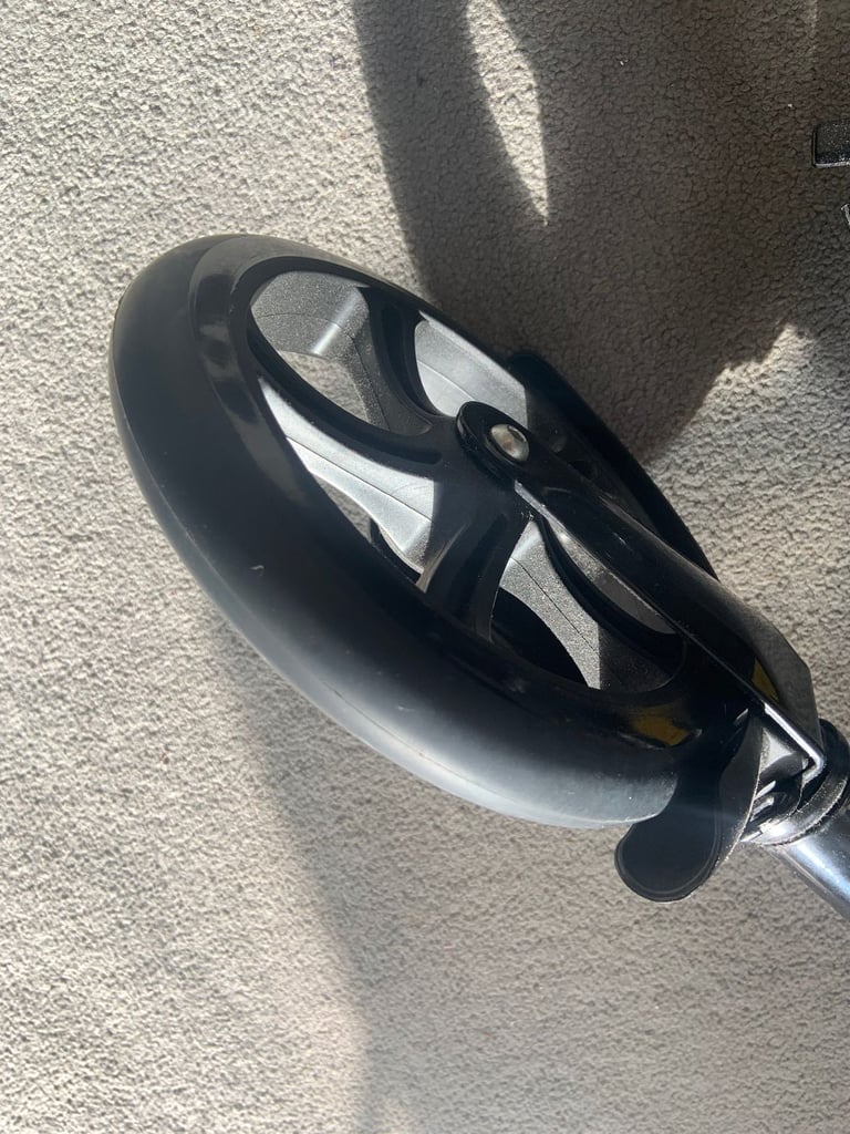 Evo 200 Adult Commuter Folding Scooter Black UNUSED