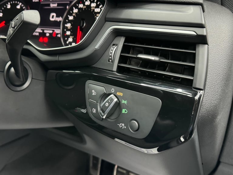 2019 Audi A4 2.0 TDI 35 Black Edition S Tronic Euro 6 (s/s) 4dr SALOON Diesel Automatic