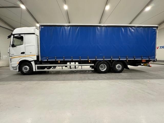 Mercedes Actros 2535 6x2 Sleeper Cab Curtainsider  