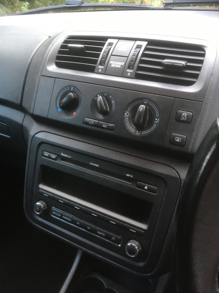 Skoda, ROOMSTER, MPV, 2013, Manual, 1598 (cc), 5 doors