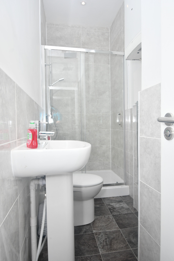 READYMADE 4 BEDROOM HMO RETURNS 12.76!!