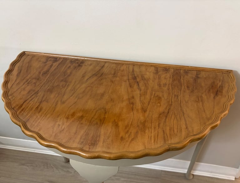 Stunning wooden console table 
