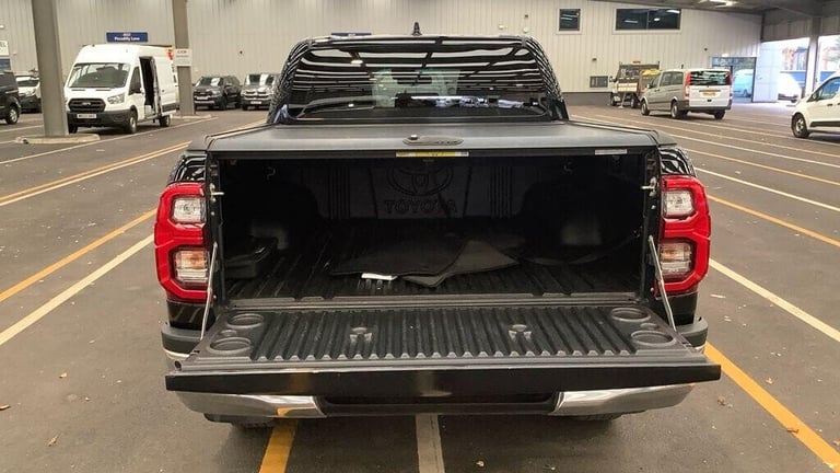 2022 Toyota Hilux Invincible D/Cab Pick Up 2.4 D-4D PICK UP DIESEL Manual