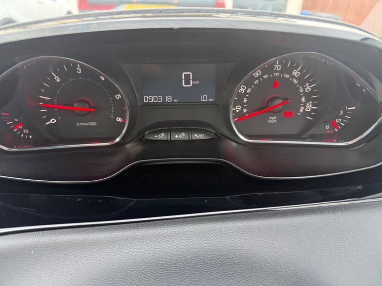 Peugeot, 208, 2015, Manual, 1398 (cc), 5 doors