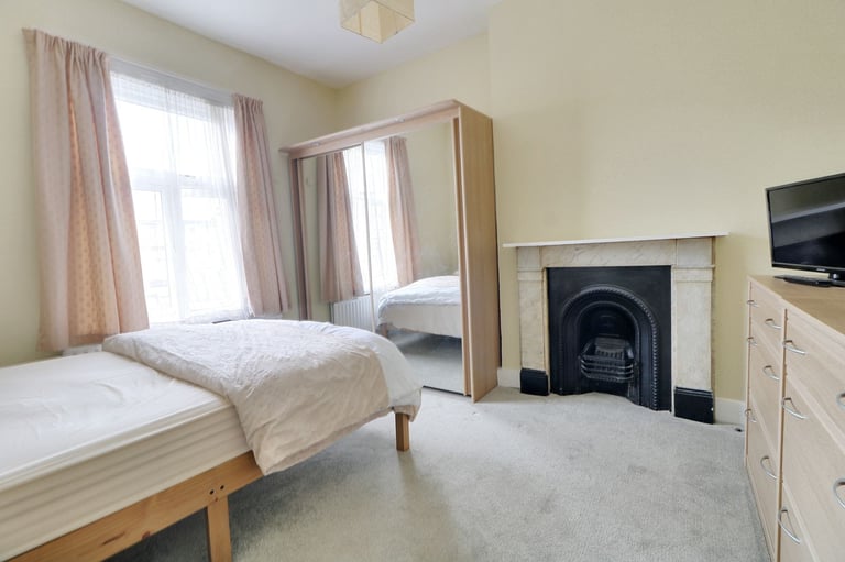 Room to rent in a Shared home with just 1 other Tenant!