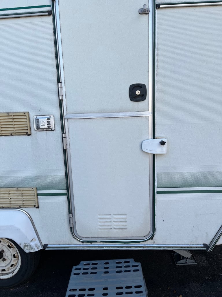2 berth lightweight caravan 
