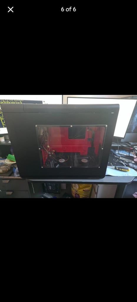 Pc case with fans and disc drives 