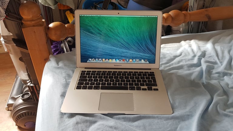 image for apple macbook air osx yosemite a1466 proessor intel core i5 1.4ghz 4g memory intel