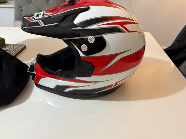 Motor-cross helmet