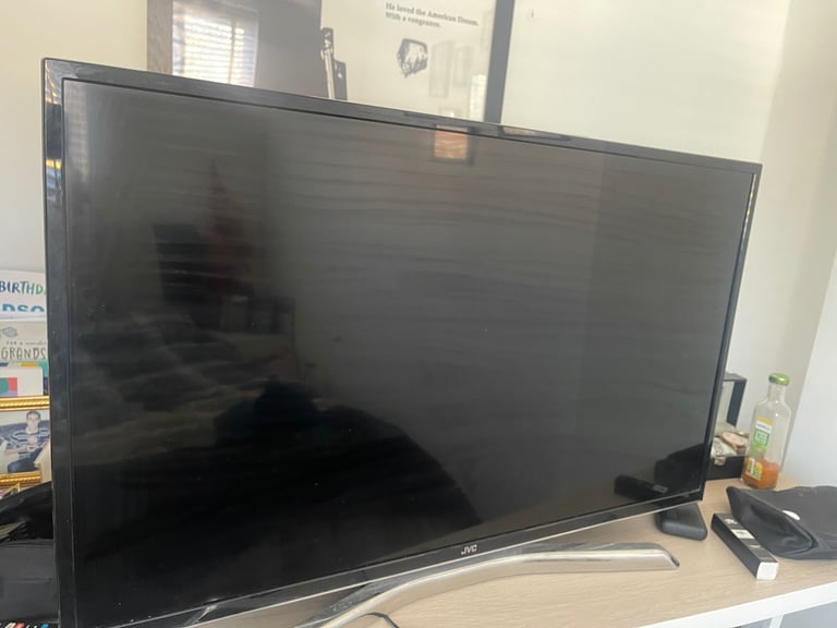 JVC 39inch Smart TV