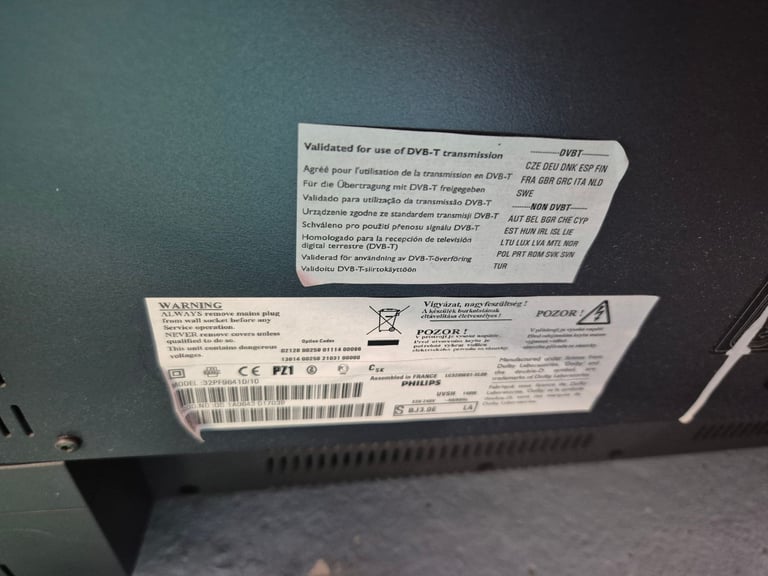 Phillips 32 inch tv with remote 