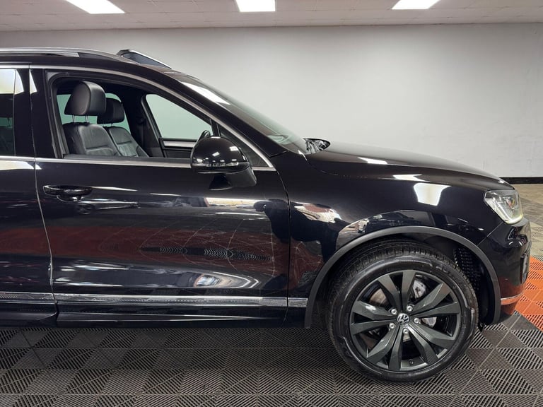 2015 Volkswagen Touareg 3.0 TDI V6 BlueMotion Tech R-Line Tiptronic 4WD Euro 6 (s/s) 5dr ESTATE D...