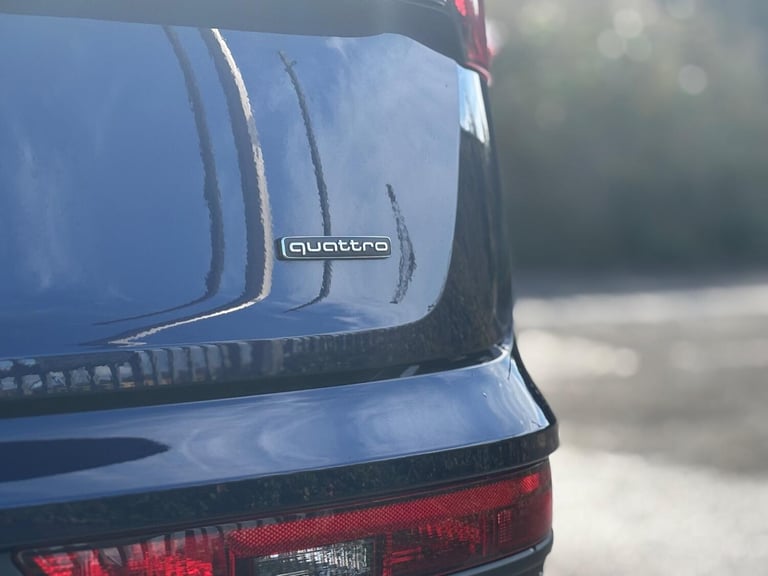 AUDI Q5 2.0 TDI 40 Black Edition 2024