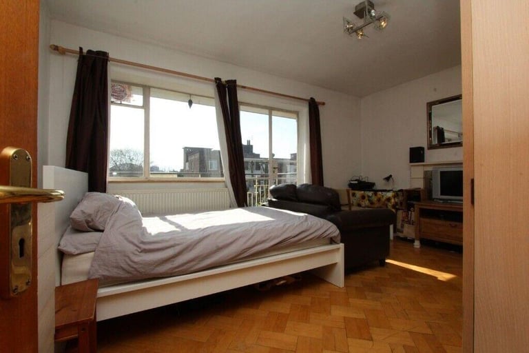 Maida Vale Double Room Available NOW Couples accepted 0 deposit available