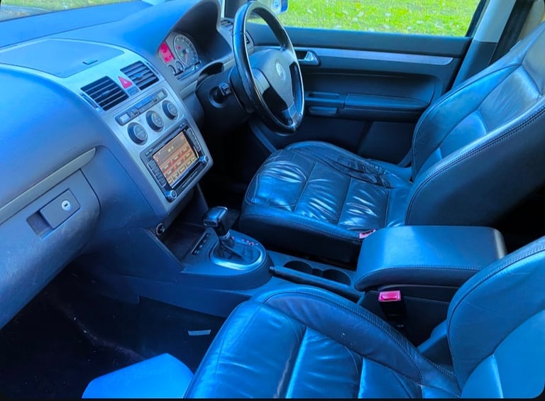 TOURAN automatic 7SEATER FAMILY car 