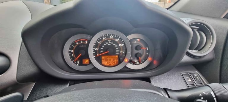 🚙 2012 Toyota RAV4 SR – 2.2 Diesel 4x4 | Automatic | MOT July 2026 ✅
