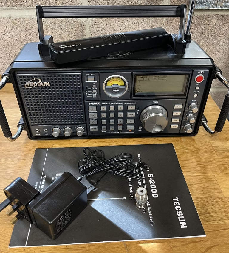 TECSUN S-2000 Communication Receiver with FM Stereo, MW, LW, SW SSB and Air Band.  As New.