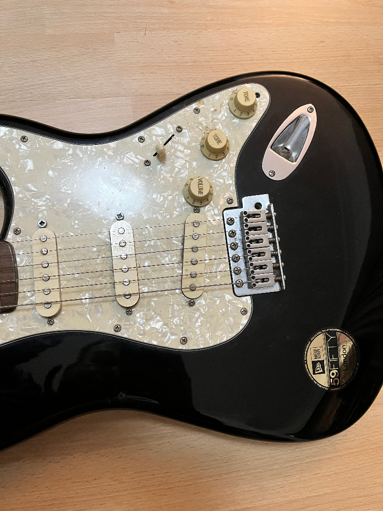 Starcaster by Fender electric guitar BLACK/SPARKLE