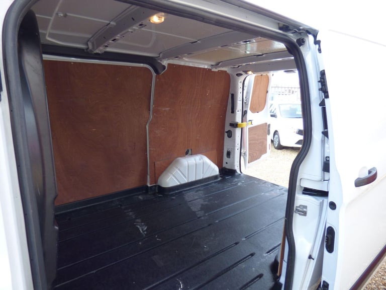FORD TRANSIT CUSTOM 2.0 300 EcoBlue Trend AUTOMATIC **ALSO COMES WITH 15 MONTHS