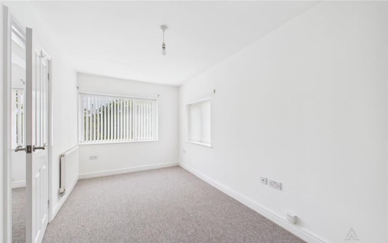 Flat to let 