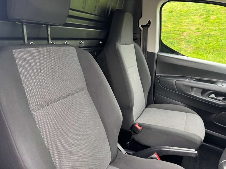 2019 Vauxhall Combo 1.5 Combo 2000 Edition S/S Auto Panel Van Diesel Automatic