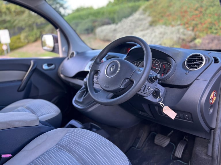 2011 Renault Kangoo 1.6 16V Expression Auto Euro 5 5dr MPV Petrol Automatic