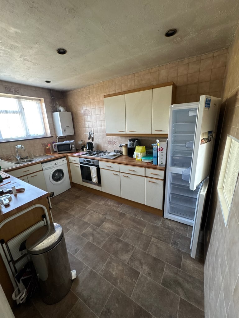 image for Kitchen Units - As New Condition