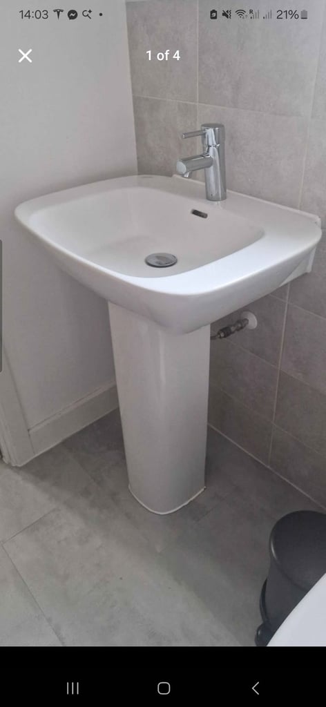 2x Sink good condition with tap and pipes
