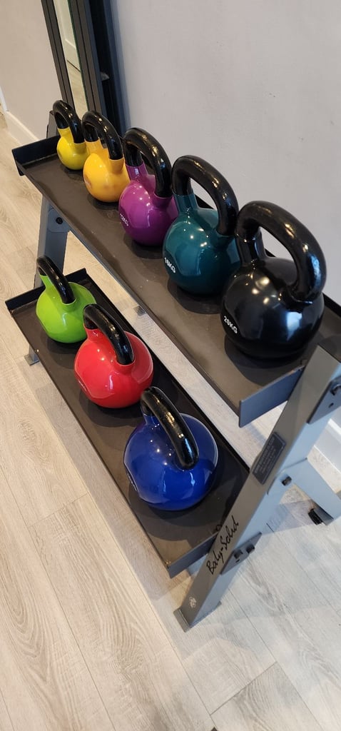 4-41kg cast iron neoprene kettlebell set & two tier rack *IMMACULATE*