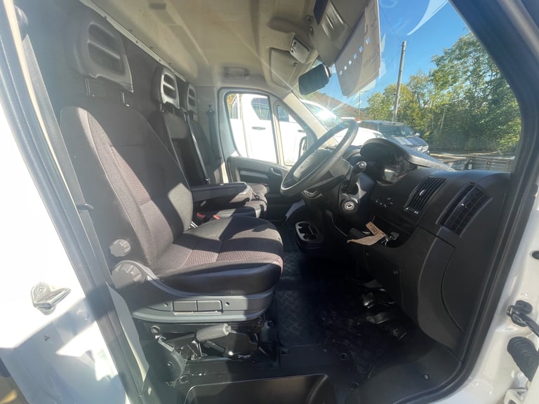 2021 Peugeot Boxer 2.2 BlueHDi  165ps Plus XLWB LOW LOADER LUTON Dropwell Luton Diesel Manual