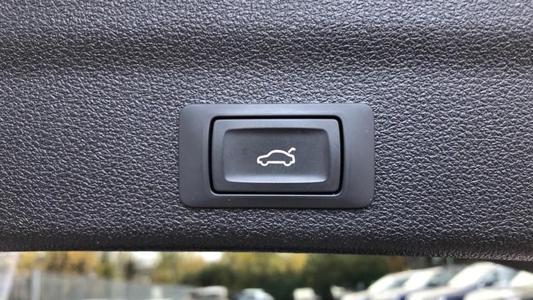 2019 Audi A6 Avant Black Edition 45 TFSI quattro 245 PS S tronic Automatic Saloon Petrol Automatic