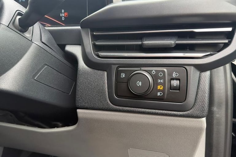 2025 Ford Tourneo Custom 2.5 PHEV 232ps H1 Zetec 8 seater Auto MPV PETROL/ELECTRIC Automatic