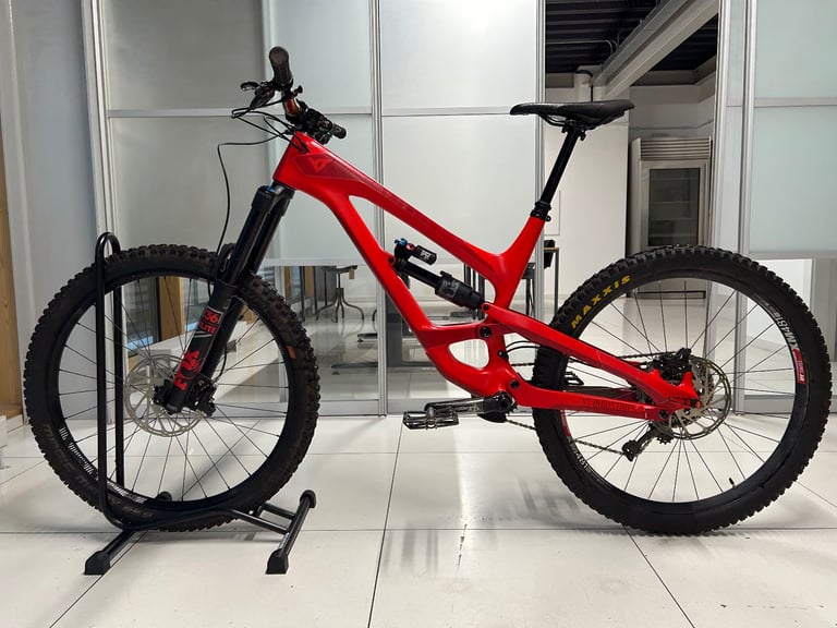 YT Capra CF Pro Full Suspension Mountain Bike Men’s MTB Large 