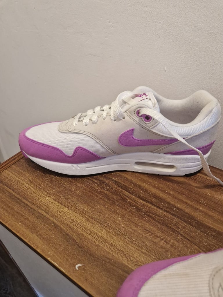 Womans trainers 