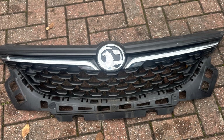 image for Vauxhall Zaffira Tourer Grill