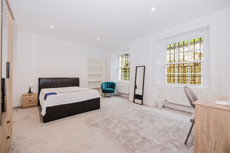 Incredible, 5 bedroom, HMO pending flat on Castle Terrace– available NOW