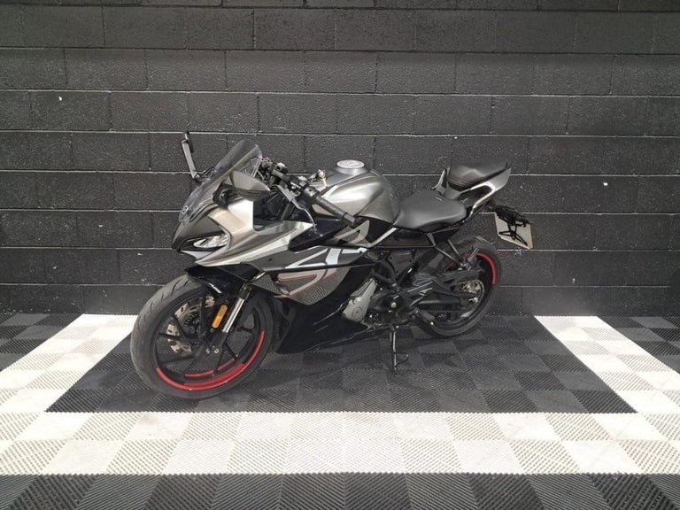 2024 24 CFMOTO 300SR 300 SPORT RACING PETROL MANUAL EURO 5 (28 PS)