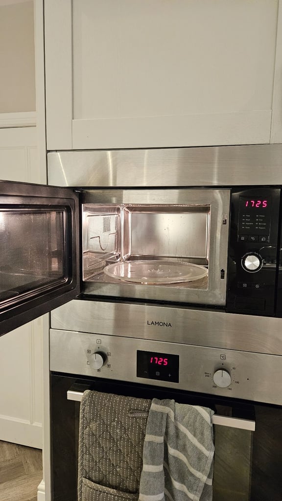 Lamona microwave 