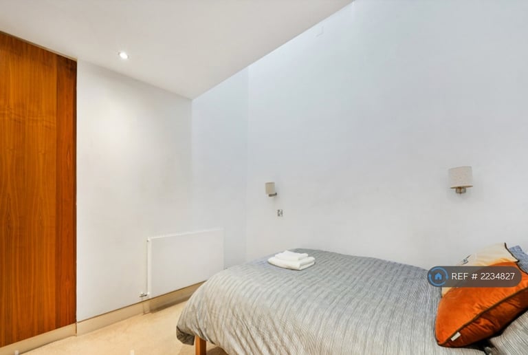 1 bedroom flat in Corio House, London, SE1 (1 bed) (#2234827)