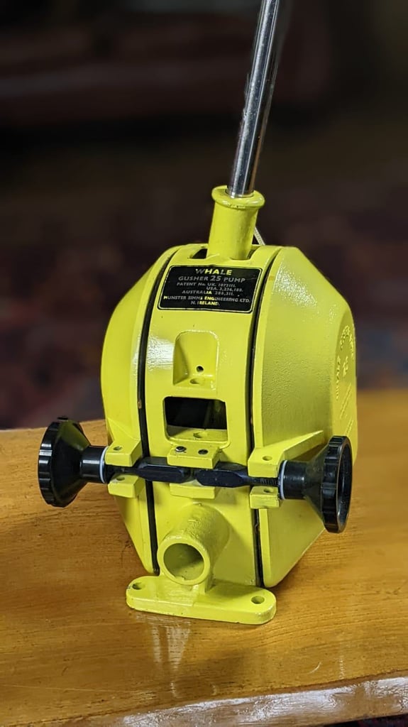 WHALE GUSHER 25 BILGE PUMP