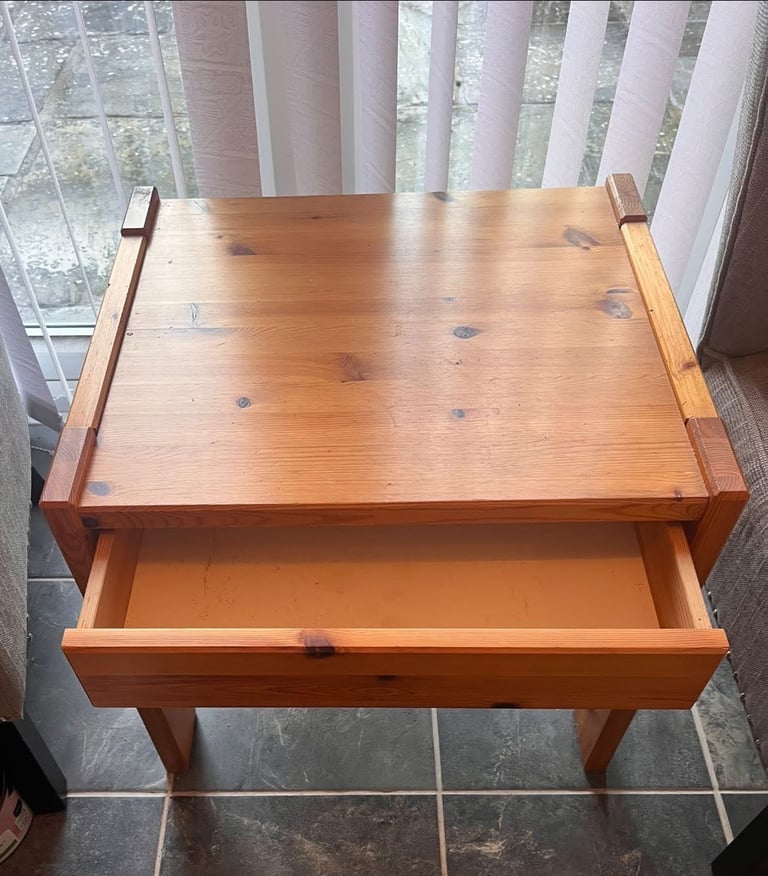 Solid Pine Varnished Side/Lamp Table with Drawer