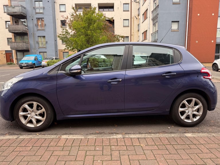 Peugeot 208 1.4 active   Low miles only 68k ✅  (unlike Ford Fiesta, and Vauxhall corsa)