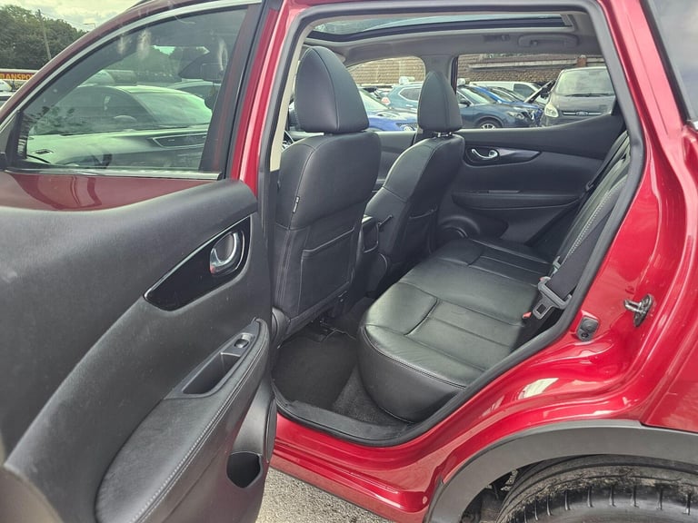 2015 Nissan Qashqai 1.6 dCi Tekna XTRON 2WD Euro 6 (s/s) 5dr HATCHBACK Diesel Automatic